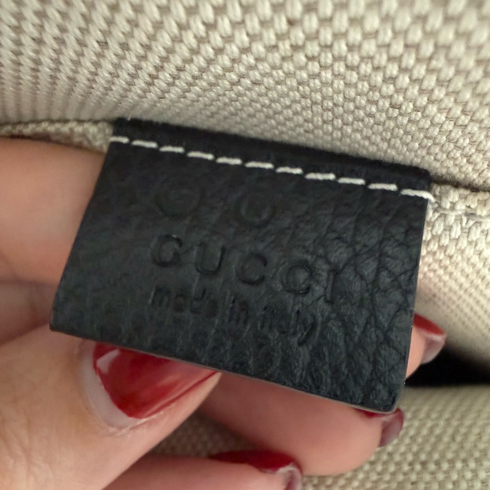 Gucci Black Leather Tag - Picture 2 of 4